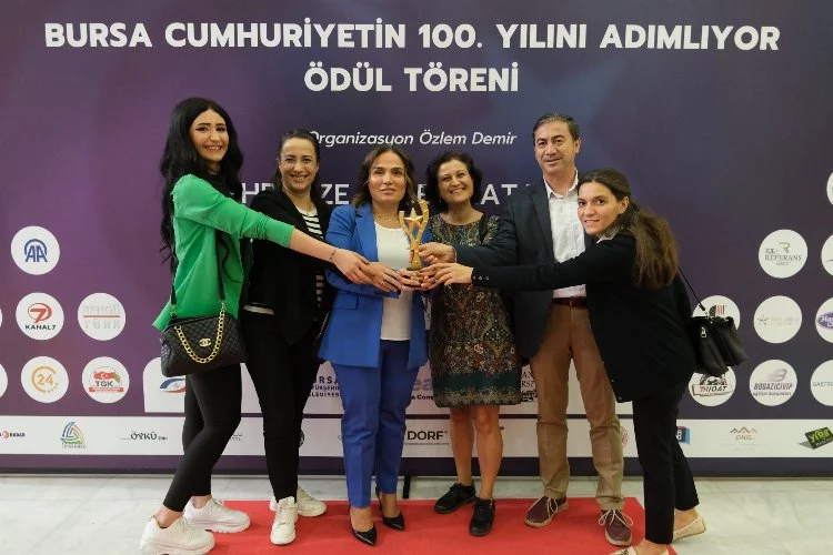 'Yılın En Başarılı Marketler Zinciri' ödülü Özhan Market'in